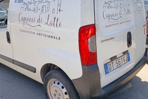 FURGONE E CAMION REFRIGERATO PER CAPRICCI DI LATTE