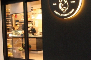 INSEGNA LUMINOSA CIRCOLARE PER LA SALUMERIA