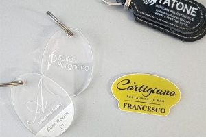 PORTACHIAVI PERSONALIZZATI IN PLEXIGLAS O ALTRI MATERIALI