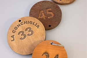 PORTACHIAVI PERSONALIZZATI IN LEGNO CON INCISIONE LASER